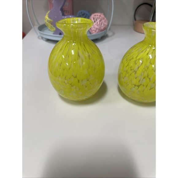 Art glass speckled swirled sunny yellow bud‎ vase flowers floral pretty Spring 3 - Picture 2 of 5